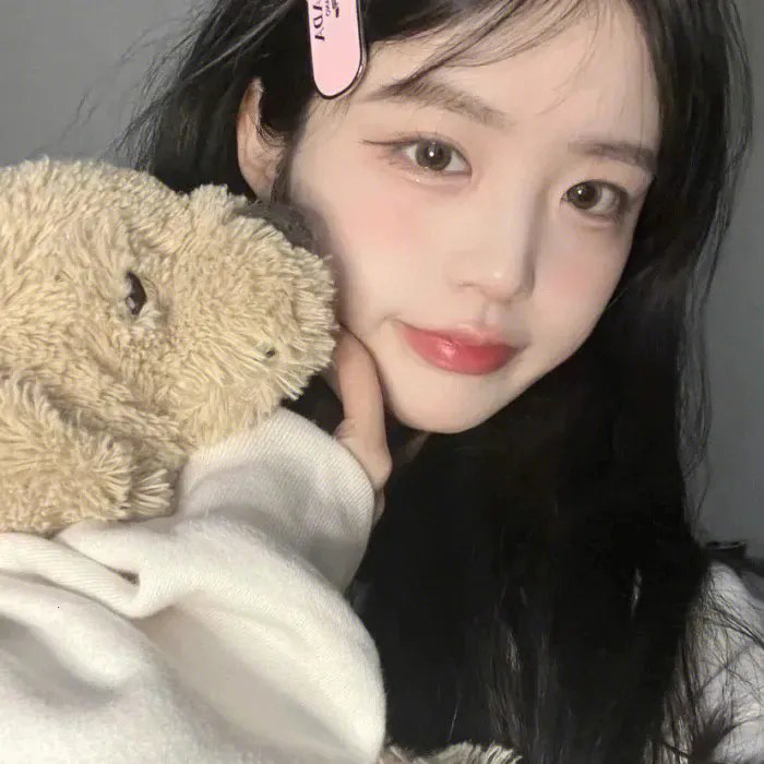 蜜桃女孩